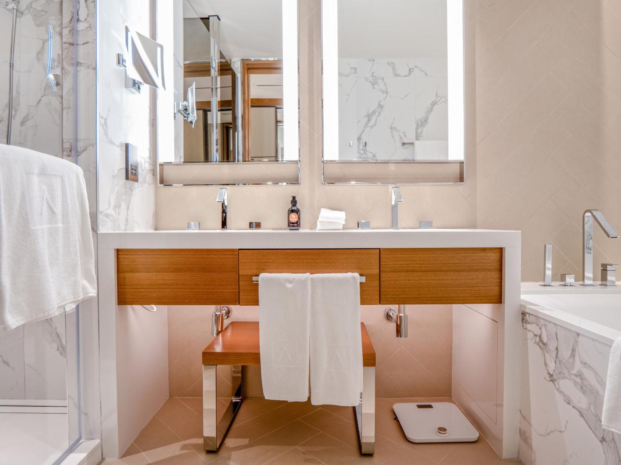 Easygo - Address Opera Residences T2 - 2 Bedroom *